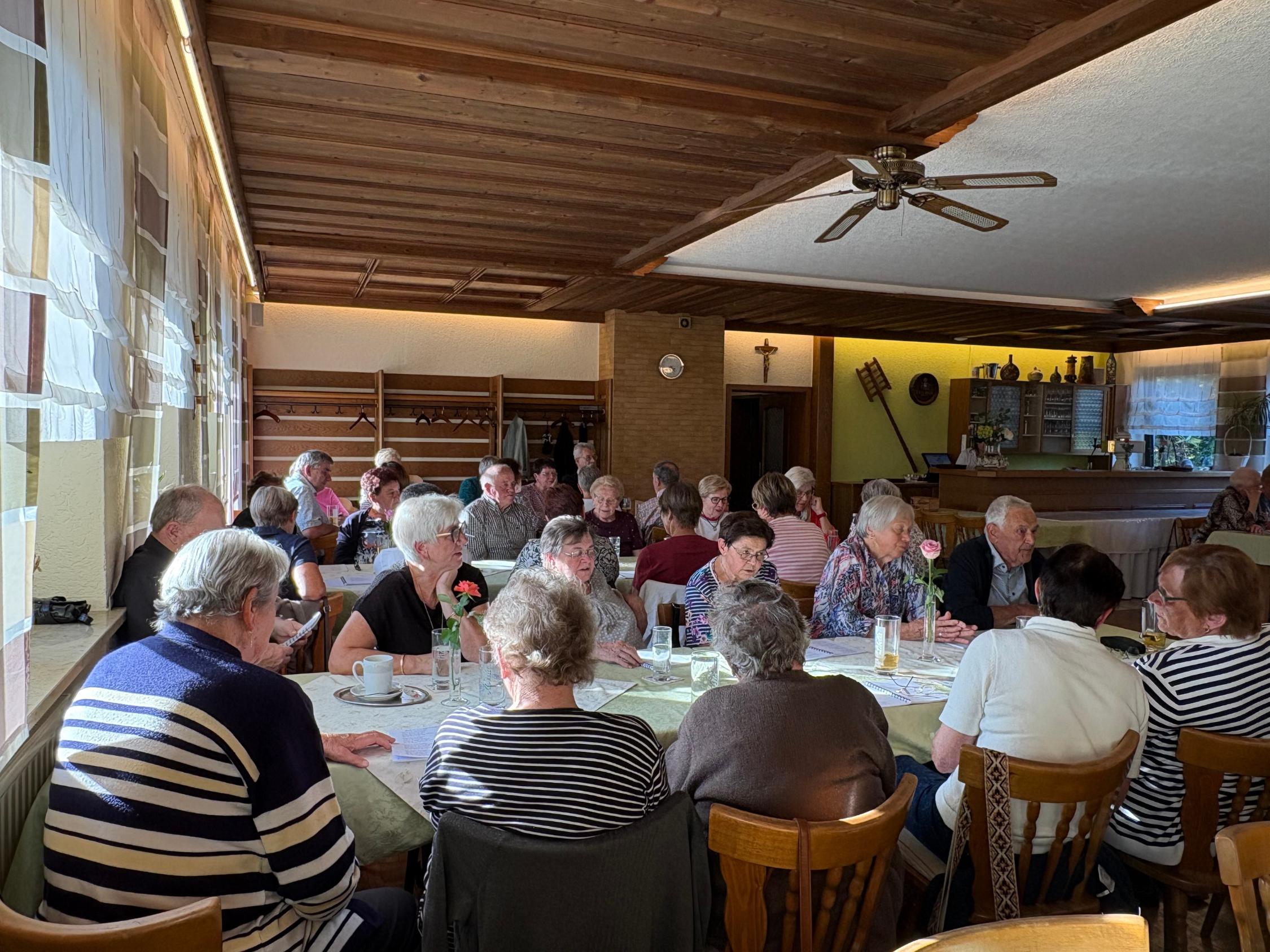 Wirtshaussingen 2027 Bild vom Wirtshaussingen 2027 mit Besucherinnen und Besuchern